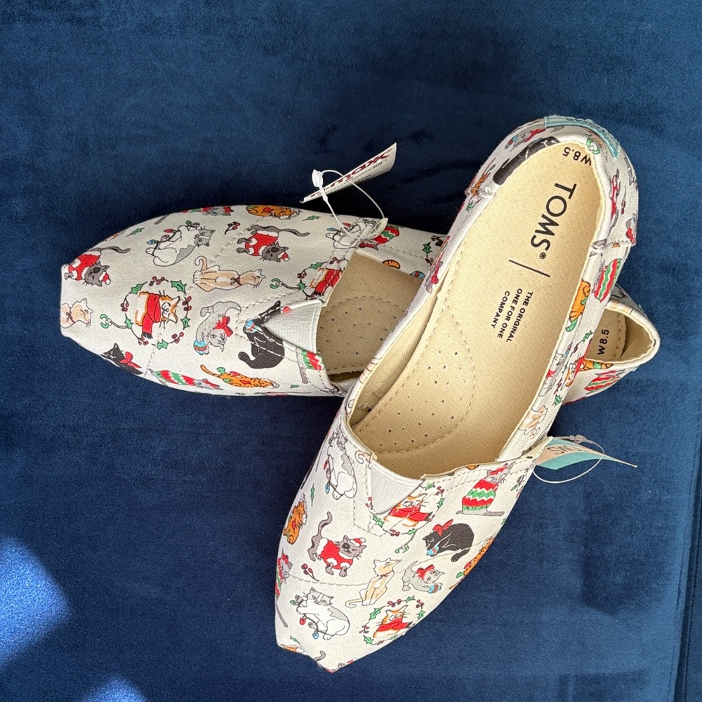 TOMS Multicolor Cat Pattern Holiday Christmas Slip-Ons Size 8.5 NWT - Picture 3 of 8